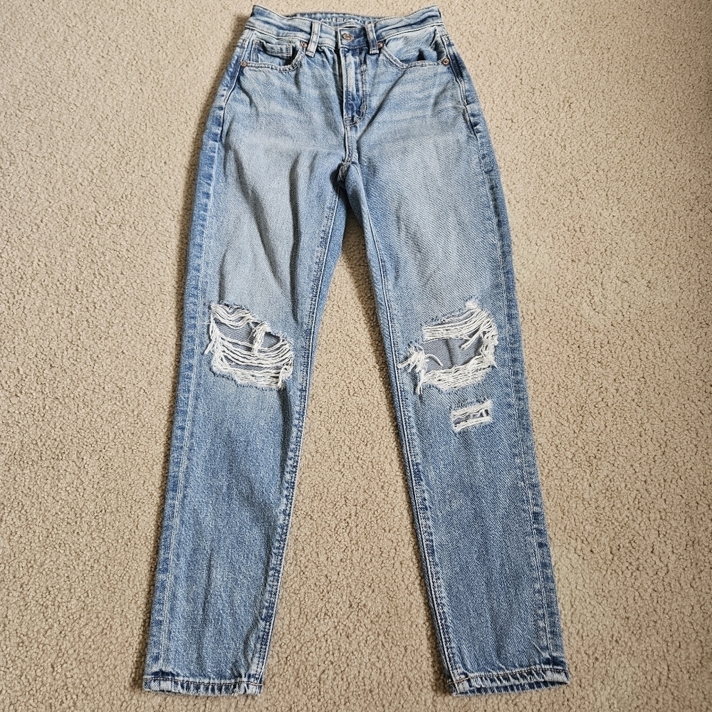 American Eagle AE Strigid Ripped Mom Jean 000S